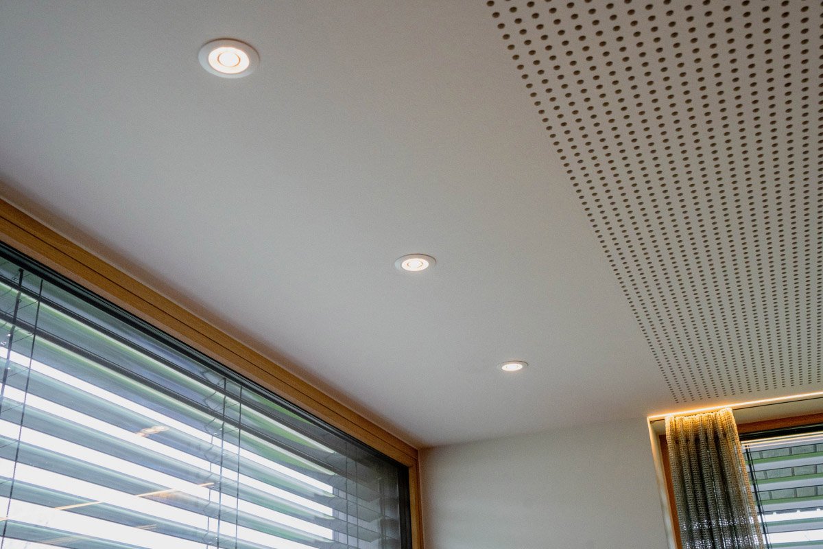 Loxone LED gaismeklis Spot RGBW Tree - Image 2